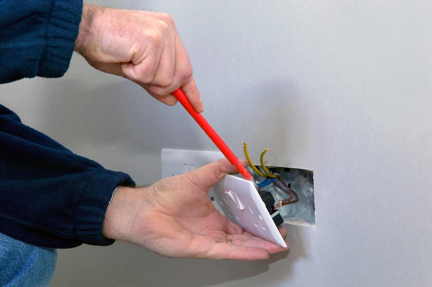 Our electricians can install plug sockets for domestic and commercial proeprties in Hackbridge and the local area. 